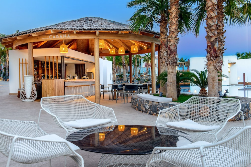 Poolside Bar