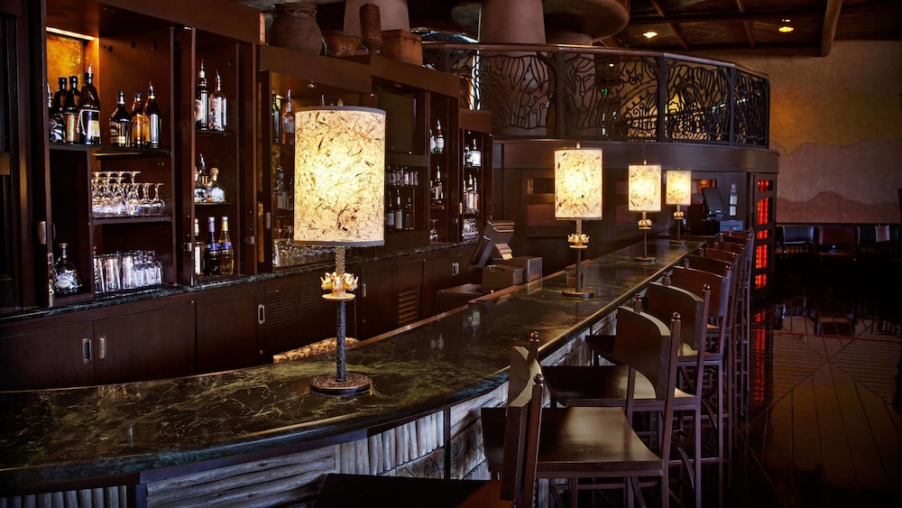 Hotel Bar