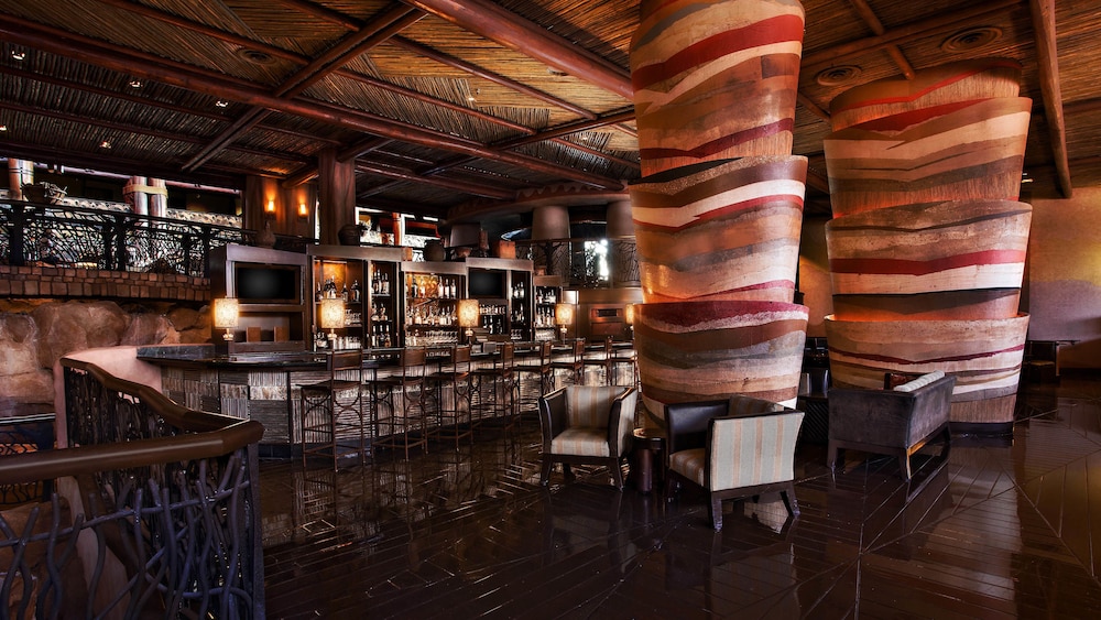 Hotel Bar