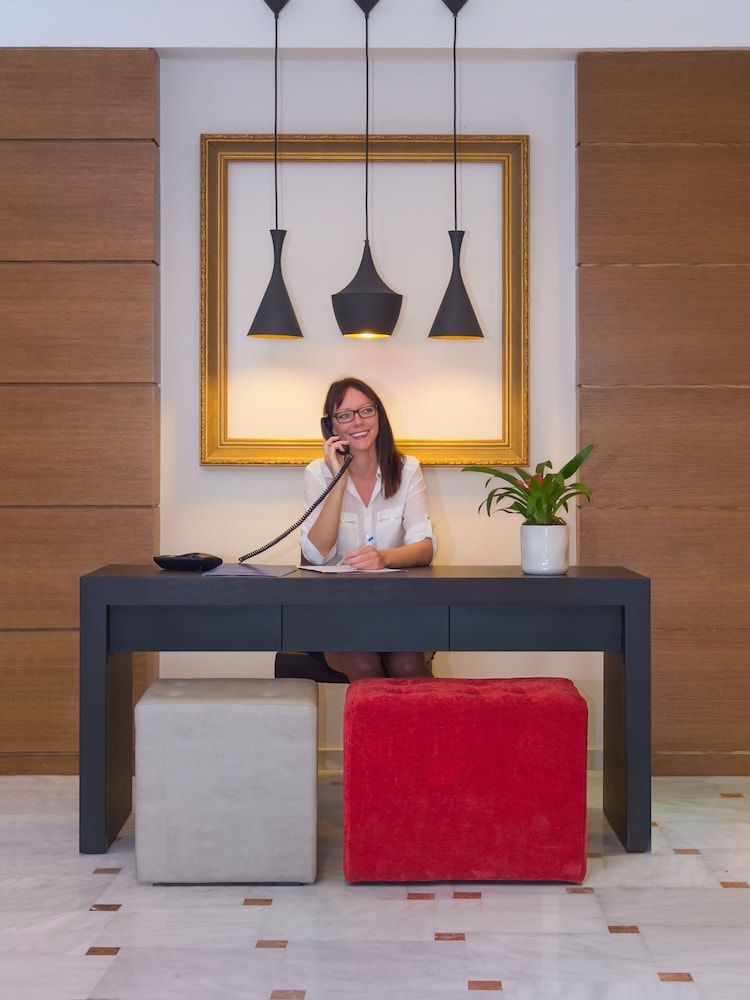 Concierge Desk