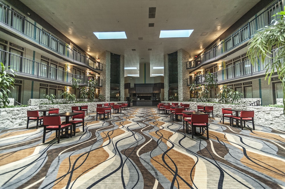 Food Court
