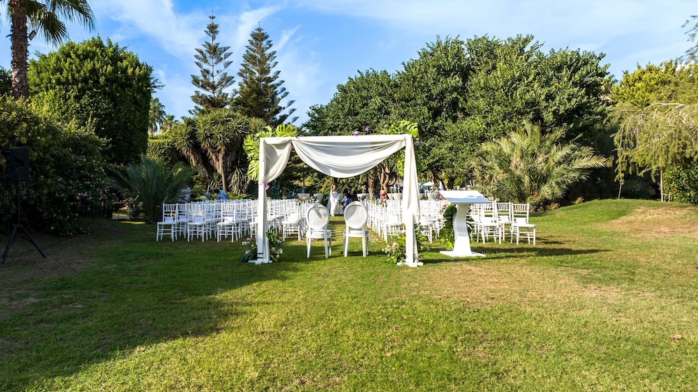 Indoor wedding