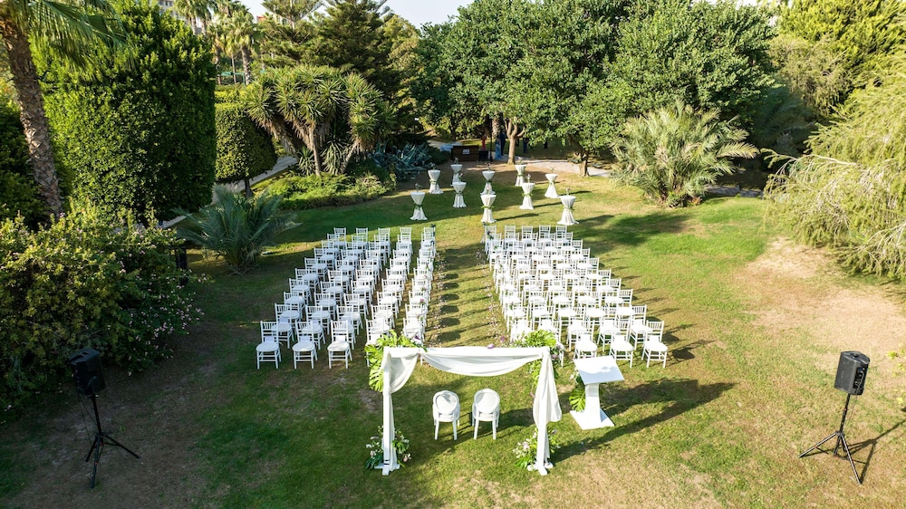 Indoor wedding