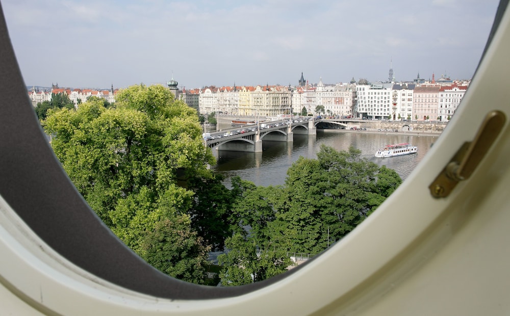 Guestroom View