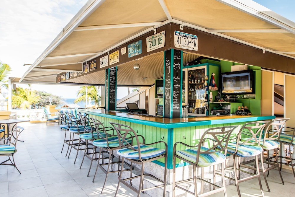 Poolside Bar