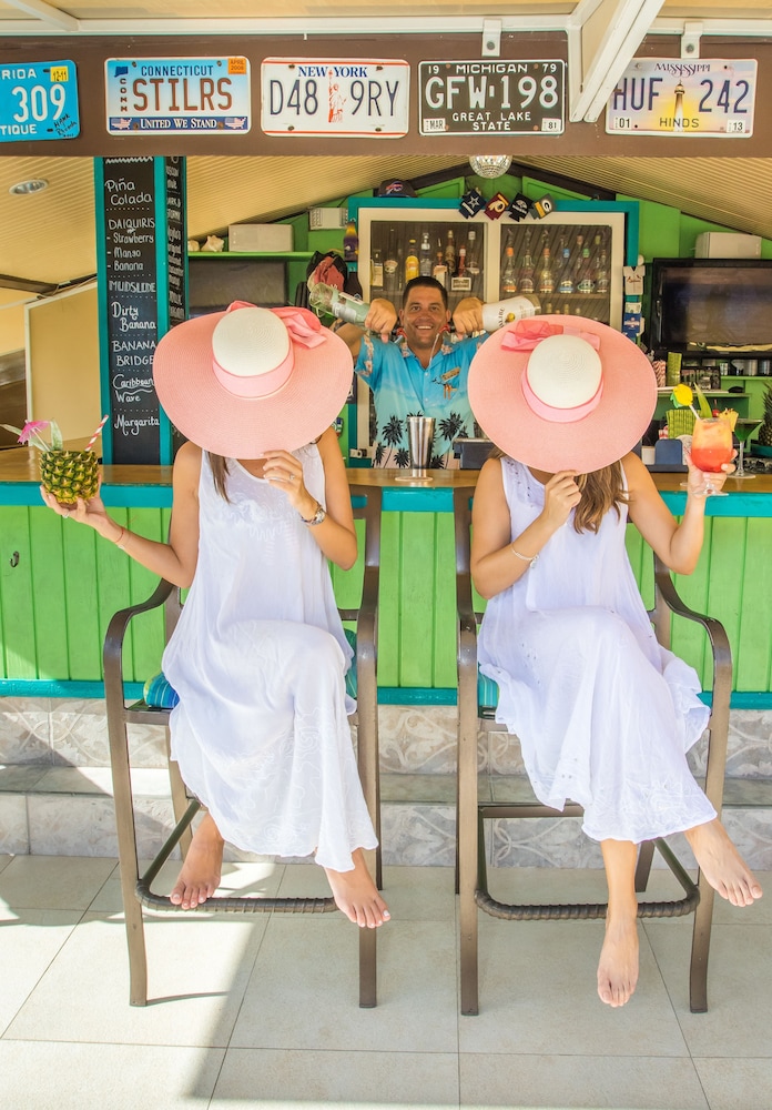 Poolside Bar