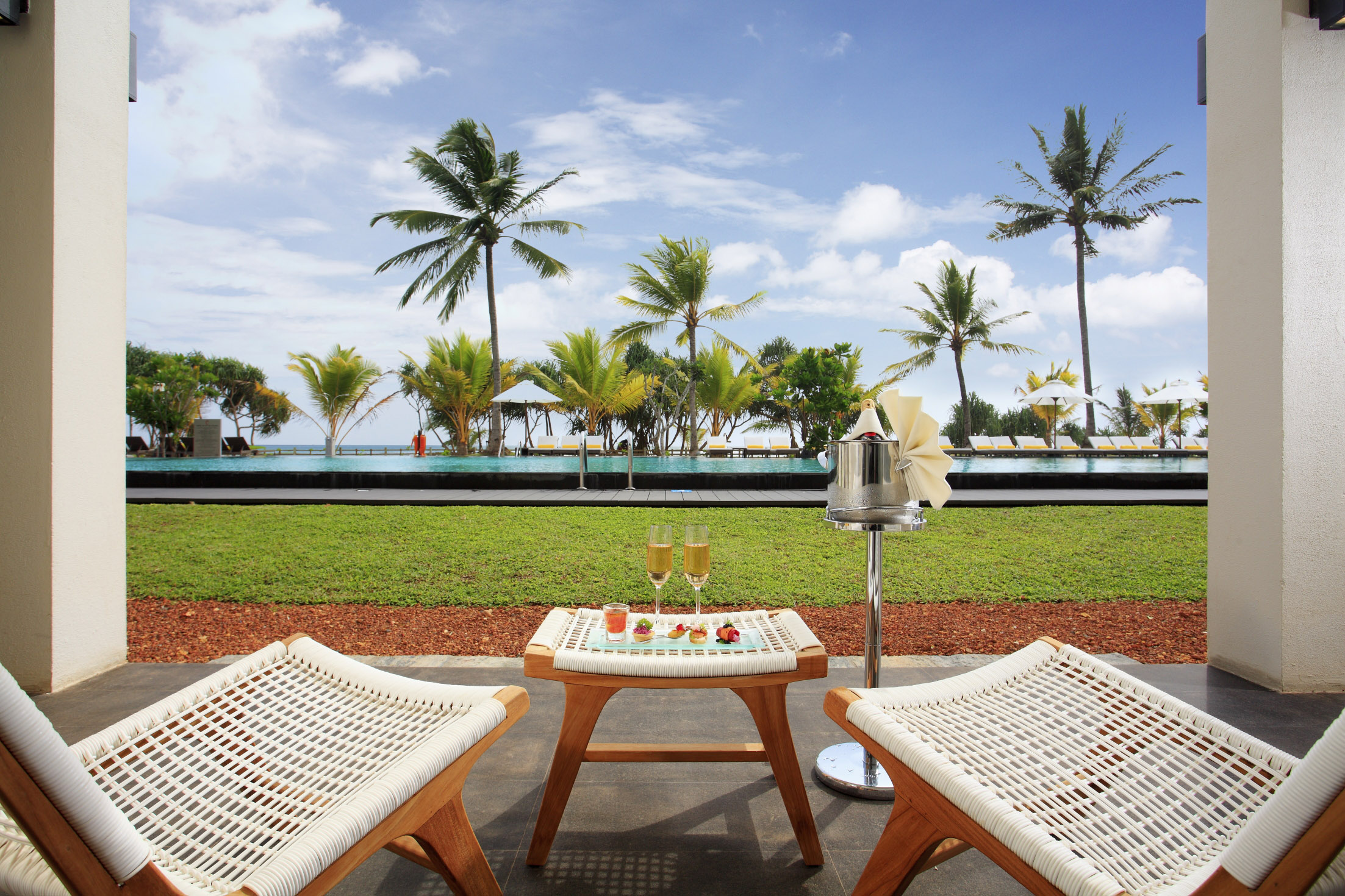 Deluxe Poolside Terrace Room