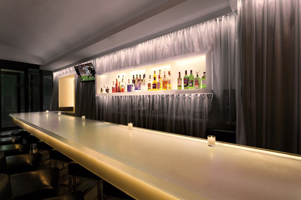 Hotel Bar