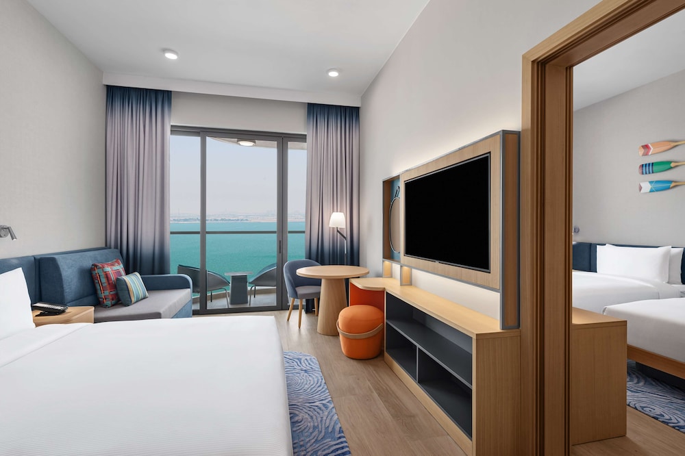 Family Connect Room with sea view