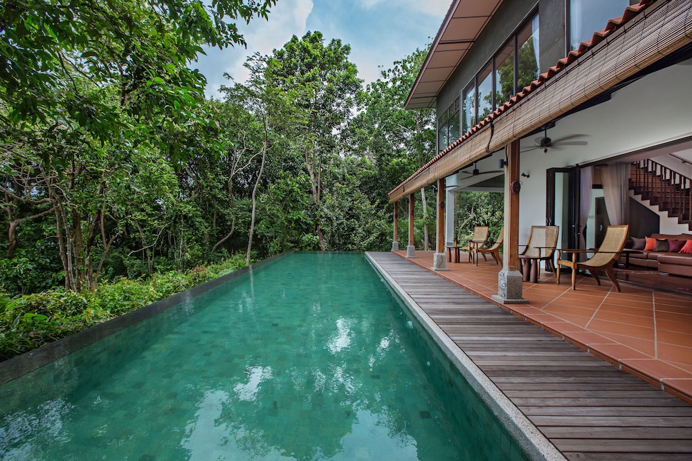 Private pool