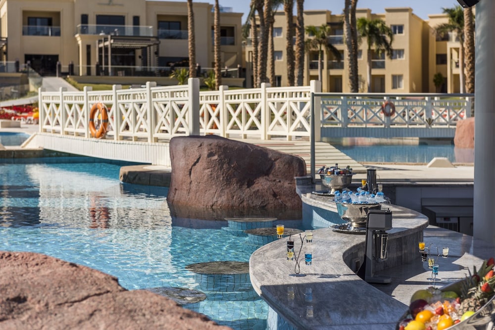 Poolside bar