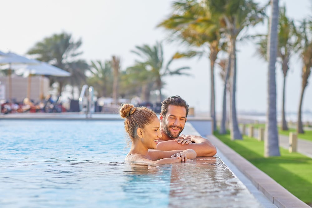 Infinity pool