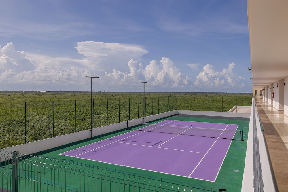 Tennis court