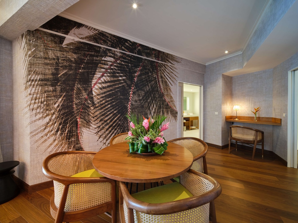In-room business center