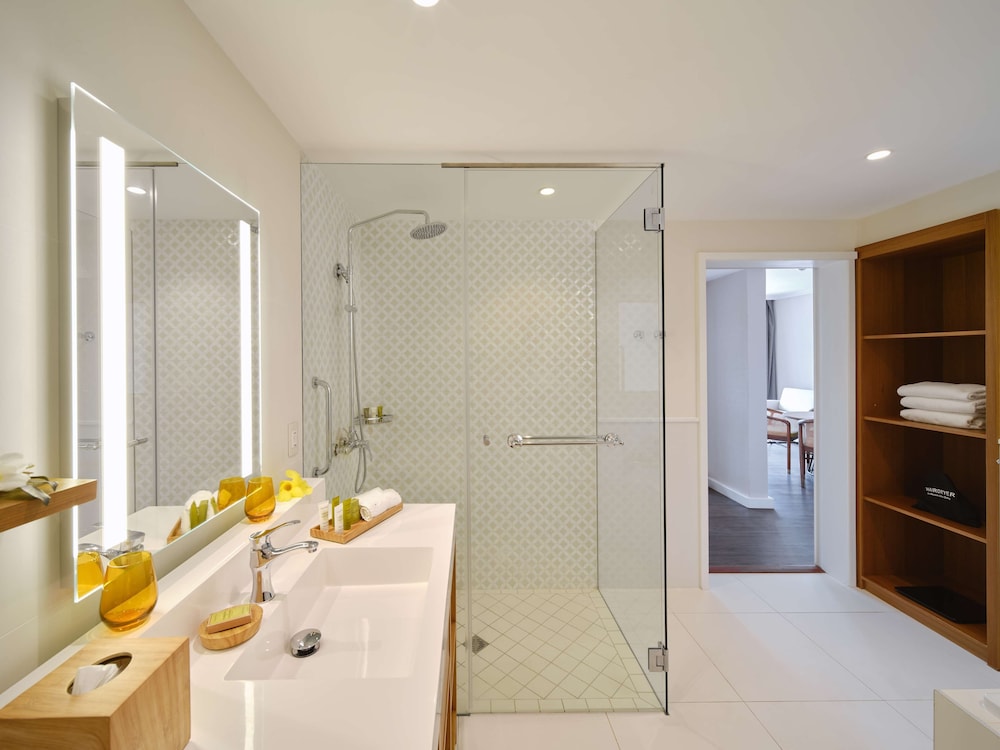 Bathroom shower