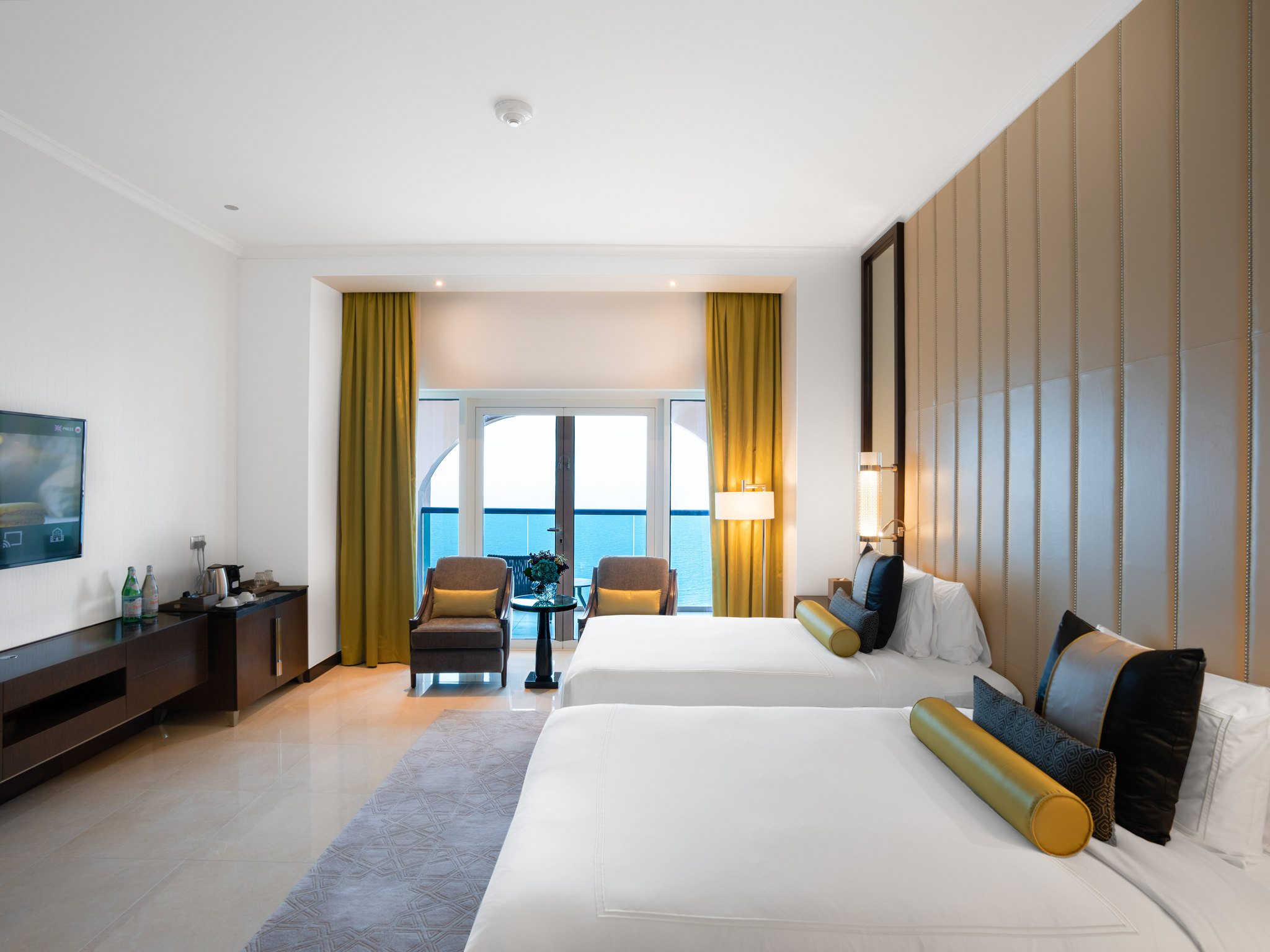 premium room king or twin with sea view