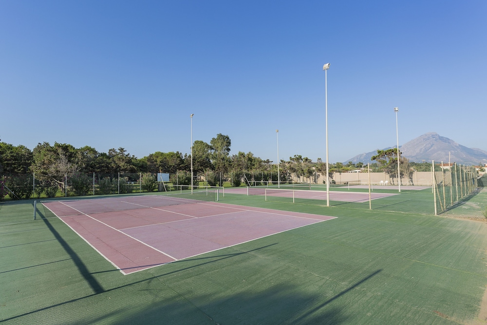 Tennis court