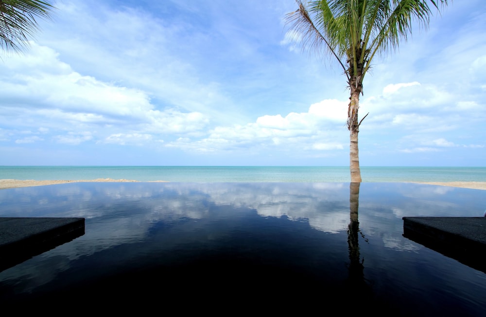 Infinity pool