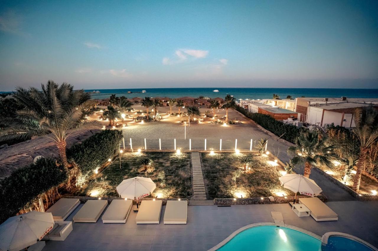 Caves Beach Resort