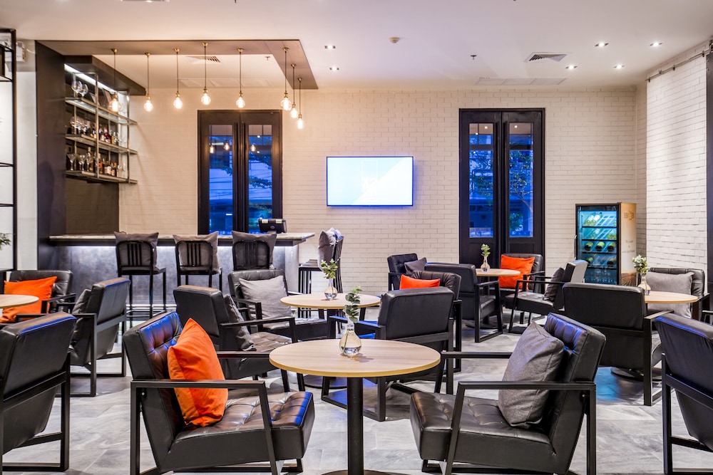 Hotel Bar