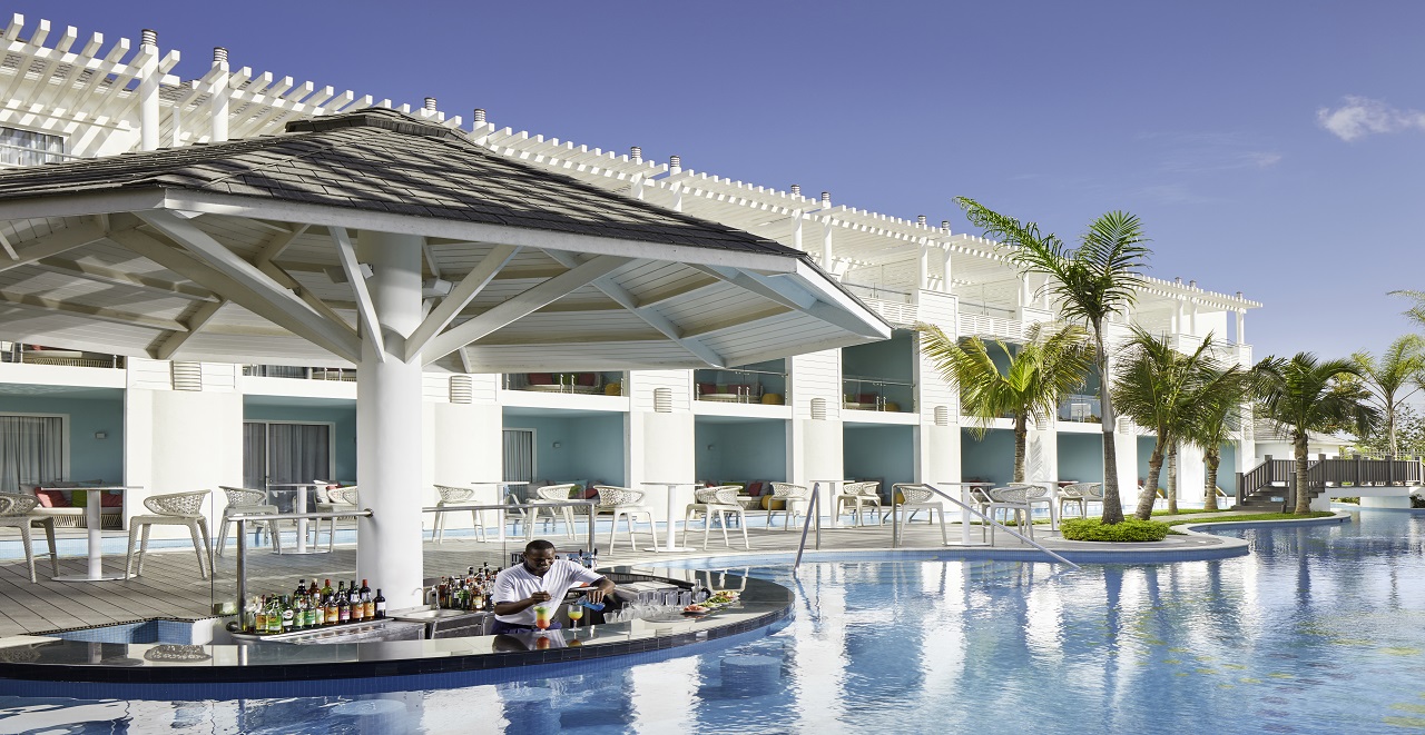 Azul Beach Resort Swim-Up Bar